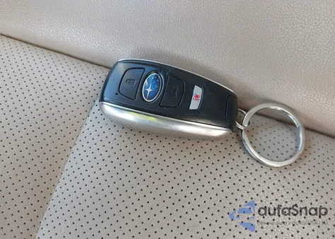 2016 Subaru Outback 3.6R Limited z USA, uszkodzony, nr VIN 4S4BSENC0G3289484